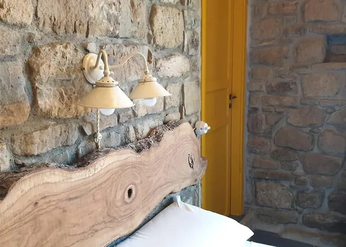 Casa Nella Roccia