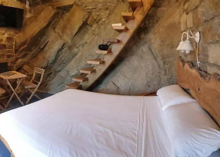 Casa Nella Roccia